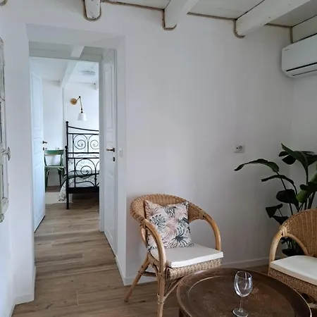 Archangelo St. Michael Apartment *